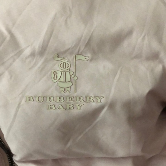 Burberry - Picture 2 of 6